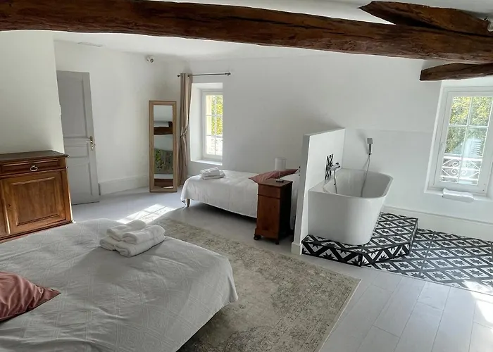 Maison Chaleureuse Avec Cheminee