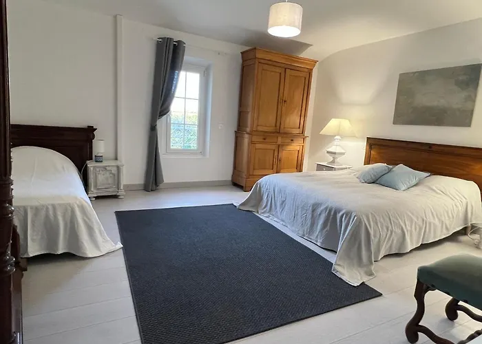 Hébergement de vacances Maison Chaleureuse Avec Cheminée *
